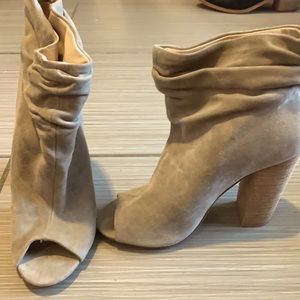 Brand new Chinese laundry booties